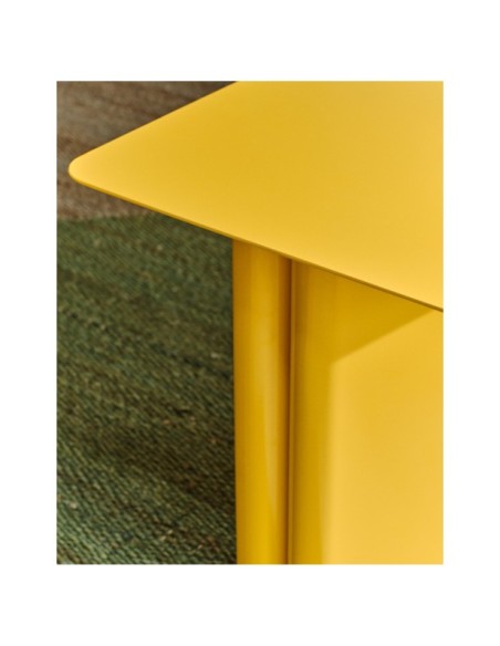 Mesa auxiliar Arvin de hierro amarillo 42 x 42 cm - Kave Home