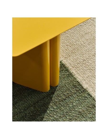 Mesa auxiliar Arvin de hierro amarillo 42 x 42 cm - Kave Home