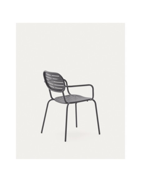 Silla apilable con reposabrazos de exterior Brai de acero galvanizado gris oscuro - Kave Home