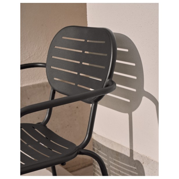 Silla apilable con reposabrazos de...