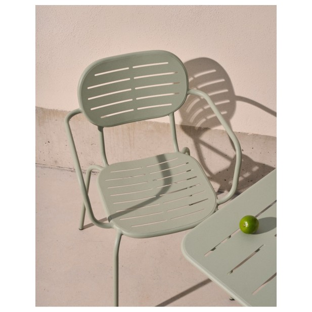 Silla apilable con reposabrazos de... Silla apilable con reposabrazos de...