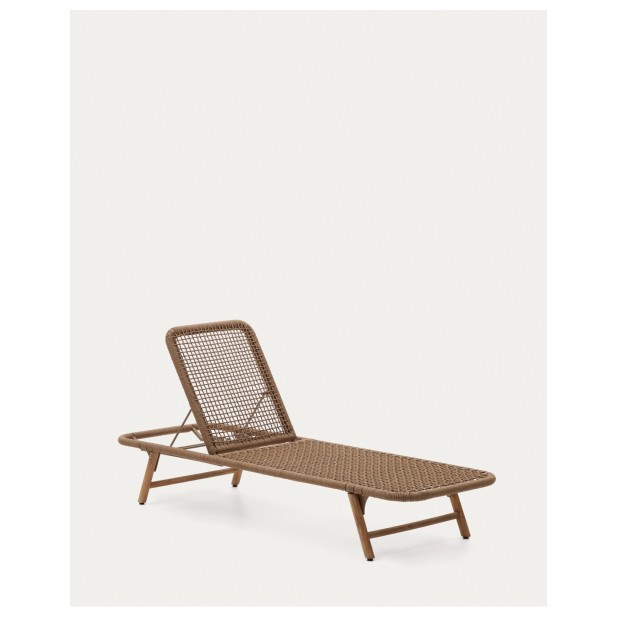 Tumbona Dandara estructura de acero cuerda beige y patas de madera maciza acacia FSC 100% - Kave Home
