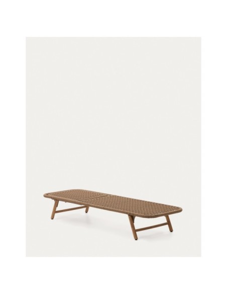 Tumbona Dandara estructura de acero cuerda beige y patas de madera maciza acacia FSC 100% - Kave Home