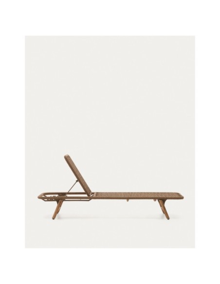 Tumbona Dandara estructura de acero cuerda beige y patas de madera maciza acacia FSC 100% - Kave Home