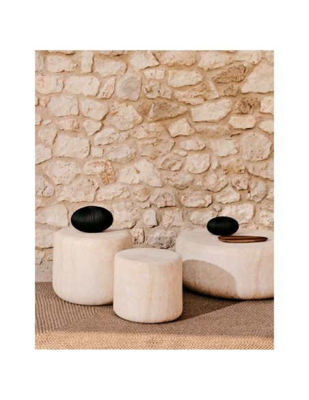 Mesa auxiliar Drasi de cemento con acabado efecto travertino Ø46 cm - Kave Home