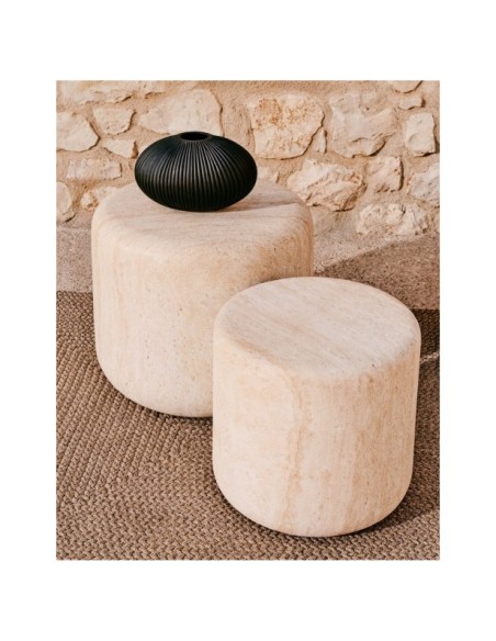 Mesa auxiliar Drasi de cemento con acabado efecto travertino Ø46 cm - Kave Home