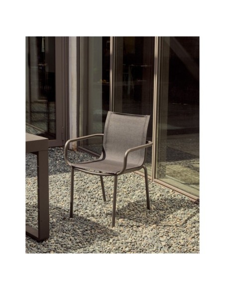 Silla de exterior apilable Galdana de aluminio con acabado pintado gris oscuro - Kave Home