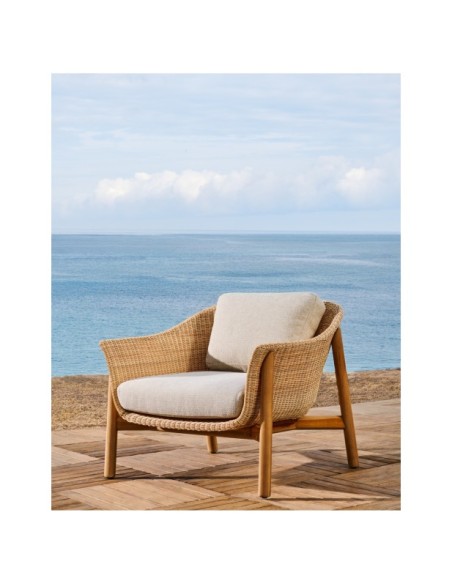 Butaca Galea de madera maciza de teca y ratán sintético FSC 100% - Kave Home