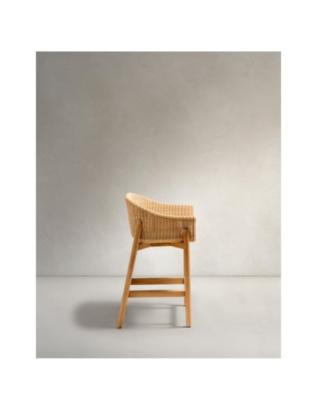 Taburete Galea de madera maciza de teca y ratán sintético 65 cm FSC 100% - Kave Home