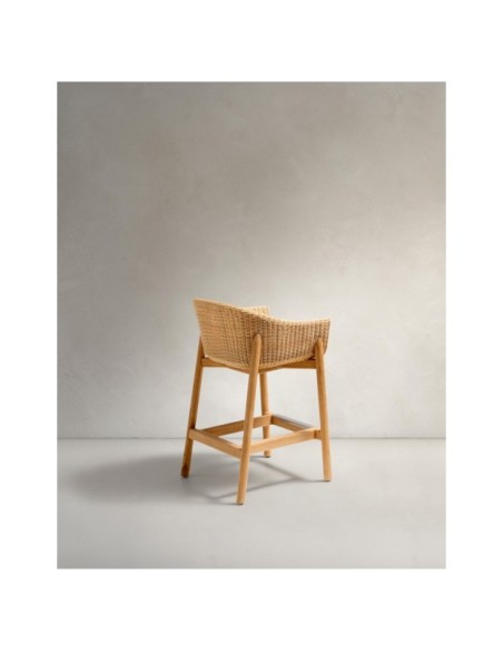 Taburete Galea de madera maciza de teca y ratán sintético 65 cm FSC 100% - Kave Home