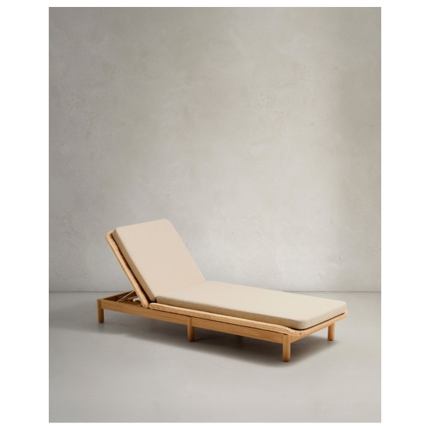 Tumbona Galea de madera maciza de teca y ratán sintético FSC 100% - Kave Home