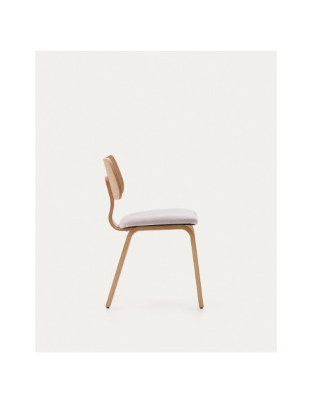 Silla Gena chenilla beige estructura de chapa de roble y madera de caucho - Kave Home
