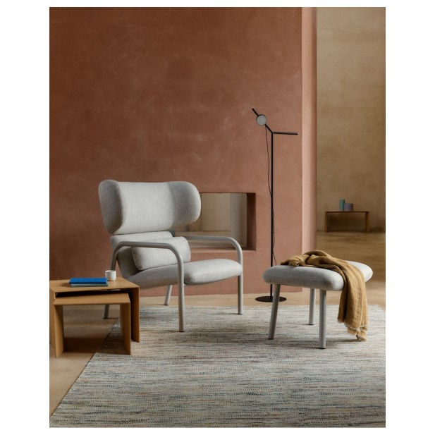 Butaca Inari beige y acero acabado...