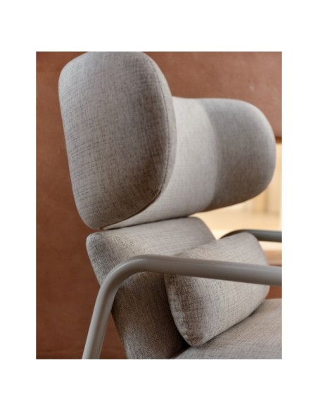 Butaca Inari beige y acero acabado pintado beige FSC Mix Credit - Kave Home