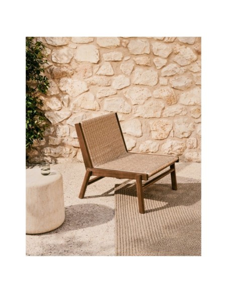 Sillón Itani de madera maciza de acacia y ratán sintético FSC 100% - Kave Home