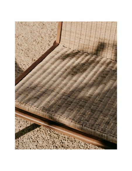 Sillón Itani de madera maciza de acacia y ratán sintético FSC 100% - Kave Home
