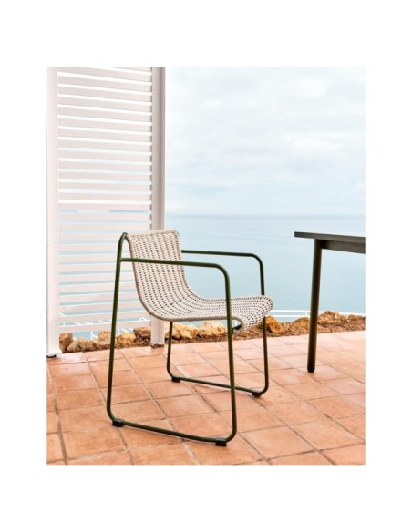 Silla apilable Maurina de acero galvanizado verde y cuerda crudo y gris - Kave Home