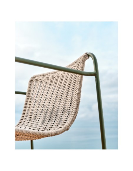 Silla apilable Maurina de acero galvanizado verde y cuerda crudo y gris - Kave Home