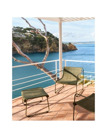 Sillón apilable Maurina de acero galvanizado verde y cuerda verde - Kave Home