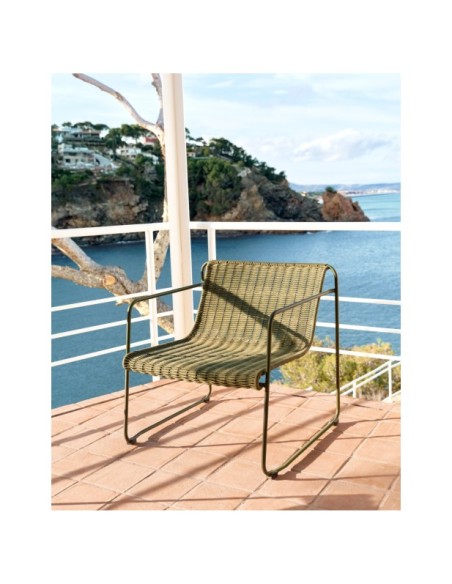 Sillón apilable Maurina de acero galvanizado verde y cuerda verde - Kave Home