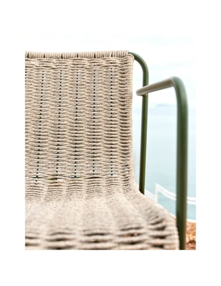 Taburete Maurina de acero galvanizado verde y cuerda crudo y gris 64,5 cm - Kave Home