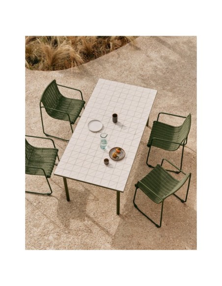 Mesa de exterior Maurina de acero galvanizado verde y azulejos color crudo 223 x 101 cm - Kave Home
