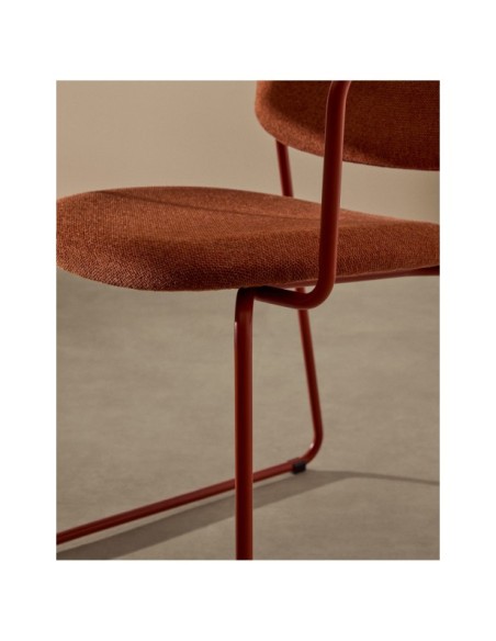 Silla Meli de chenilla terracota y estructura de metal terracota FSC Mix Credit - Kave Home