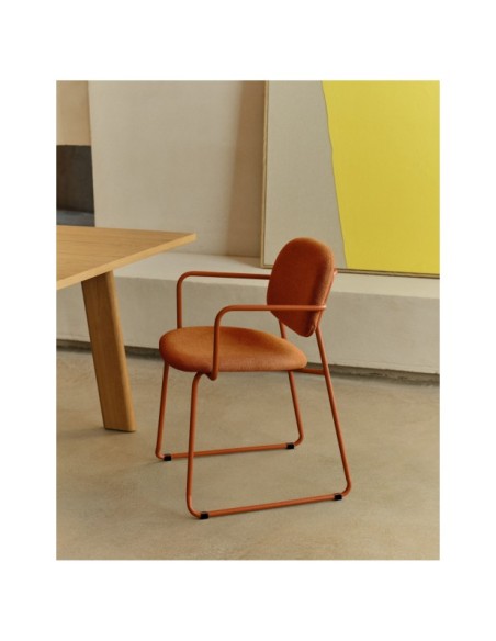 Silla Meli de chenilla terracota y estructura de metal terracota FSC Mix Credit - Kave Home