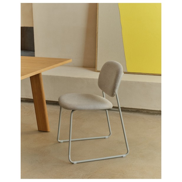 Silla apilable Meli de chenilla beige... Silla apilable Meli de chenilla beige...