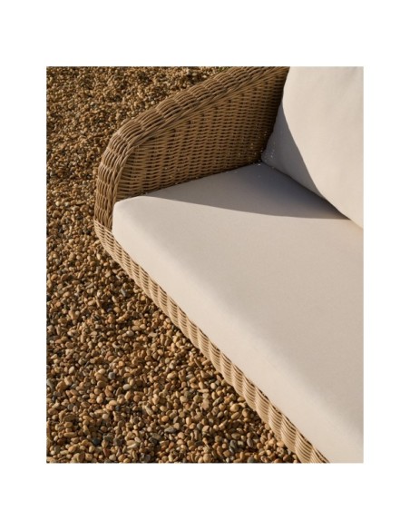 Sofá Meria de 3 plazas de ratán sintético y patas de madera maciza de acacia FSC 100% 208 cm - Kave Home