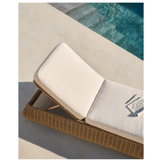 Tumbona Meria de ratán sintético y...