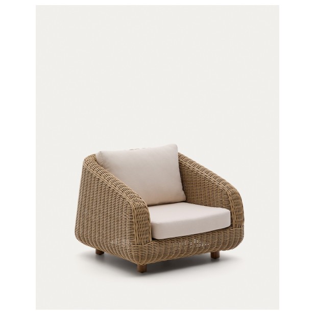 Sillón Meria de ratán sintético y patas de madera maciza de acacia FSC 100% - Kave Home