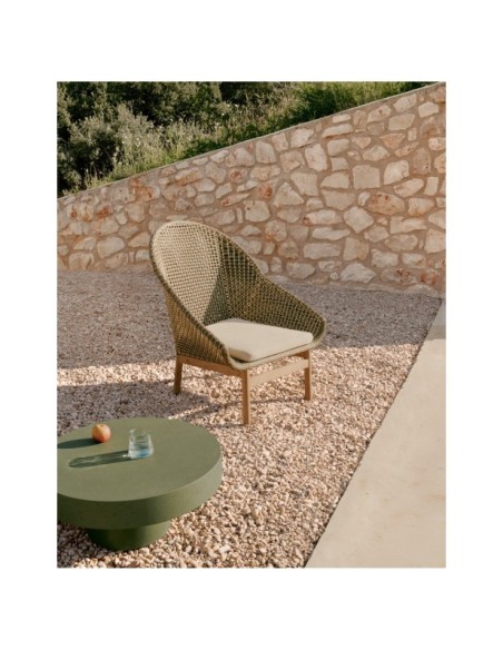 Butaca con respaldo alto Olbia de ratán sintético y madera maciza de teca FSC 100% - Kave Home