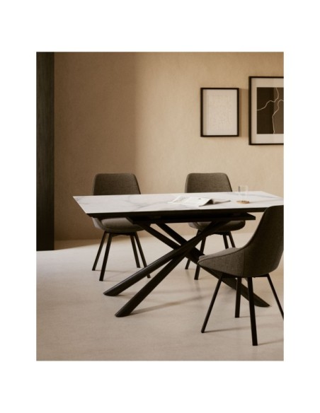 Mesa extensible Theone porcelánico blanco y patas de acero acabado negro 160 (210) x 90 cm - Kave Home