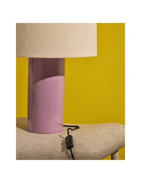 Lámpara de mesa Toneric de cerámica con acabado lila y algodón - Kave Home