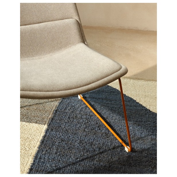 Butaca Zahara beige y patas de acero... Butaca Zahara beige y patas de acero...