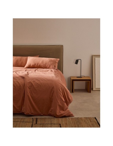 Lámpara de escritorio Manie de metal con acabado efecto hierro fundido negro - Kave Home