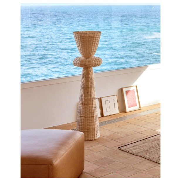 Lámpara de pie Neuda de ratán con... Lámpara de pie Neuda de ratán con...