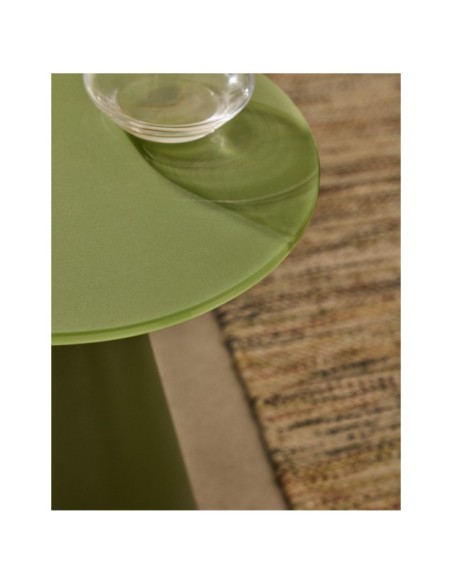 Mesa auxiliar Wilshire cristal templado glaseado y acero acabado pintado verde mate Ø30cm - Kave Home