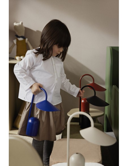 Lámpara Portátil ARUM, Metal Rojo Óxido - Ferm Living