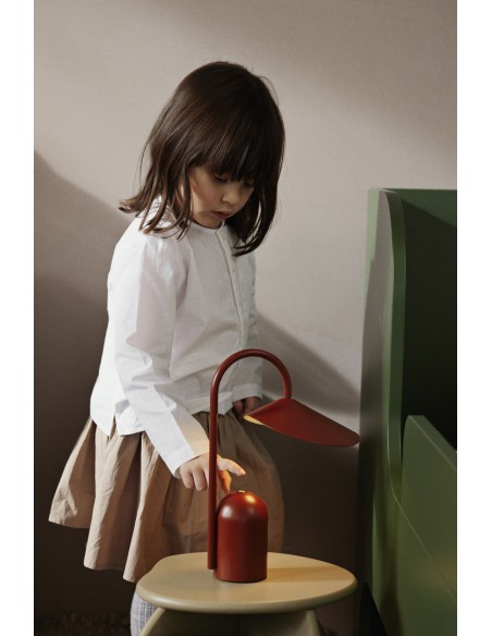 Lámpara Portátil ARUM, Metal Rojo Óxido - Ferm Living