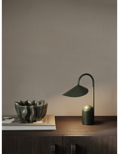 Lámpara Portátil ARUM, Metal Verde Hierba - Ferm Living