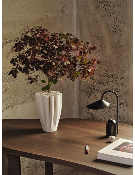 Lámpara Portátil ARUM, Metal Negro - Ferm Living