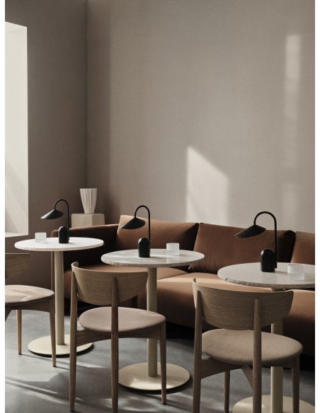 Lámpara Portátil ARUM, Metal Negro - Ferm Living
