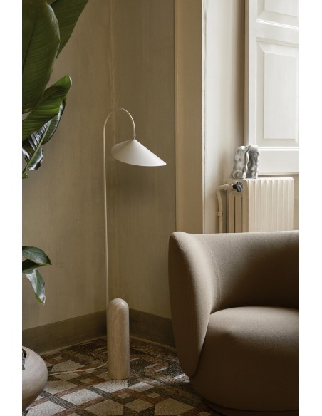 Lámpara de Pie ARUM, Metal / Mármol Beige - Ferm Living
