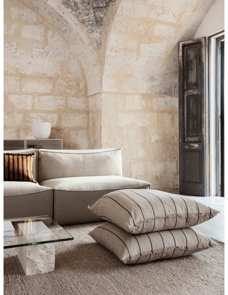 Cojín CALM Grande, Textil Camel / Negro - Ferm Living
