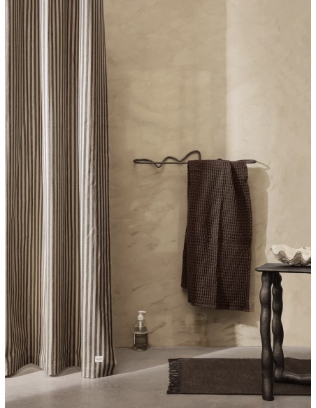 Colgador de Toallas CURVATURE, Latón Negro - Ferm Living