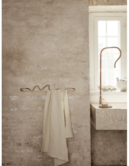 Colgador de Toallas CURVATURE, Latón - Ferm Living