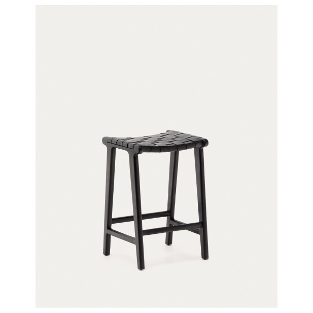 Taburete Calixta de piel y madera maciza de caoba con acabado negro altura 67 cm - Kave Home
