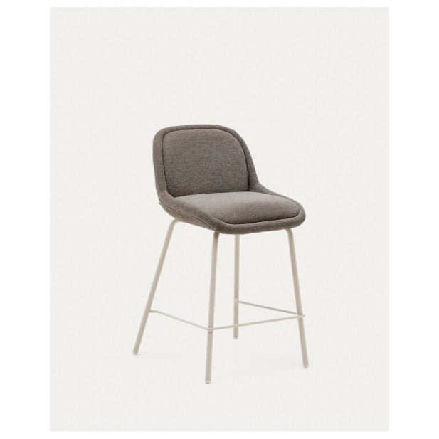 Taburete Aimin de chenilla marrón claro y patas de acero pintado beige 65cm FSC Mix Credit - Kave Home